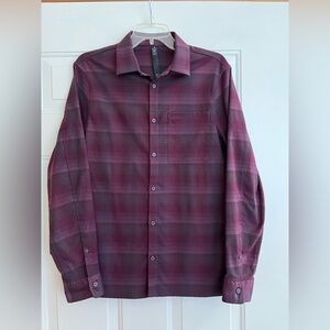 Men’s Lululemon Masons Peak button burgundy plaid flannel shirt. Size small.